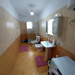 Casa Meliana Nex To The Interurban Bus Station Tirana