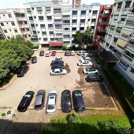 Casa Meliana Nex To The Interurban Bus Station ティラナ