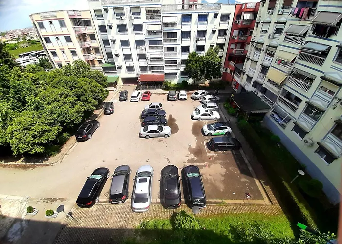 Casa Meliana Nex To The Interurban Bus Station Tirana